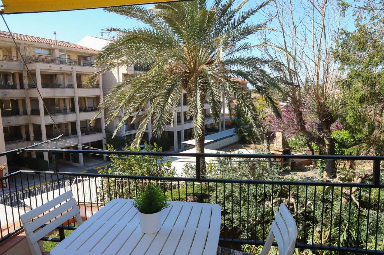 Costa Daurada Apartaments - Pompeyo カンブリルス エクステリア 写真