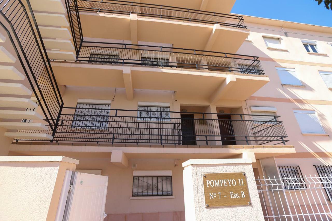 Costa Daurada Apartaments - Pompeyo カンブリルス エクステリア 写真